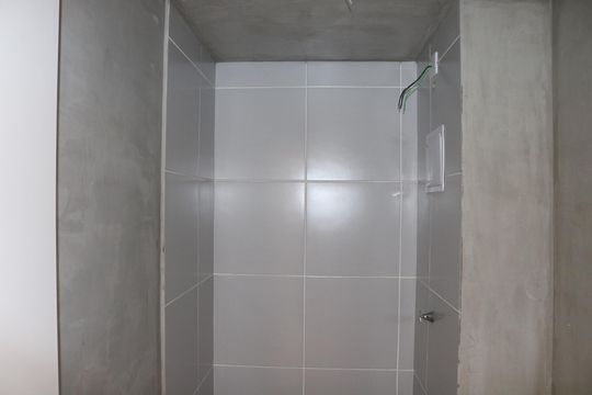Banheiro de kitnet/studio à venda com 1 quarto, 25m² em Barra Funda, São Paulo