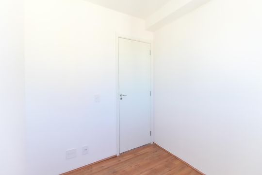 Quarto 2 de apartamento para alugar com 2 quartos, 32m² em Vila Carmosina, São Paulo
