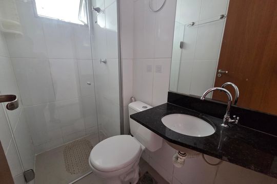 Banheiro de apartamento à venda com 2 quartos, 57m² em Manacás, Belo Horizonte