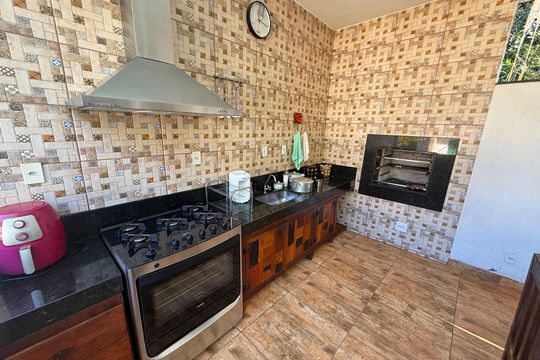Espaço Gourmet de casa de condomínio para alugar com 5 quartos, 300m² em Retiro do Chale, Brumadinho