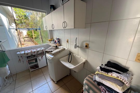 Área de Serviço de casa de condomínio para alugar com 5 quartos, 300m² em Retiro do Chale, Brumadinho