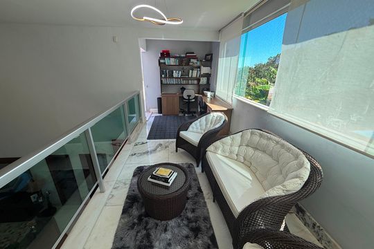 Varanda de casa de condomínio para alugar com 5 quartos, 300m² em Retiro do Chale, Brumadinho