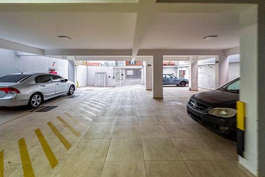Garagem de apartamento para alugar com 2 quartos, 80m² em Vila Scarpelli, Santo André