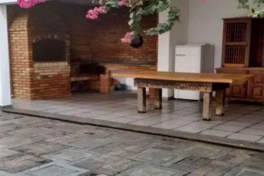 Casa à venda com 4 quartos, 600m² em Jardim Textil, São Paulo