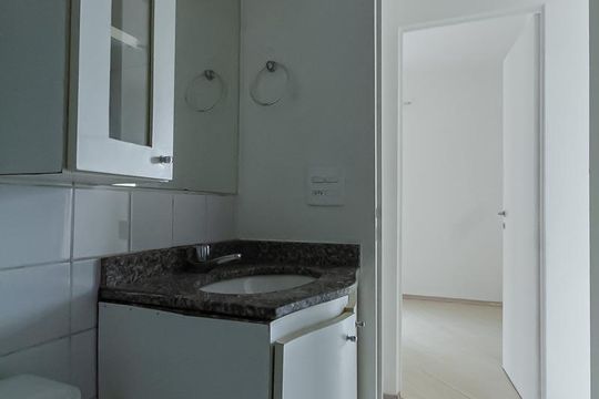 Banheiro de apartamento para alugar com 2 quartos, 54m² em Jardim Colonial, São Bernardo do Campo