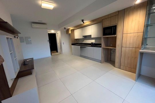 Sala / Cozinha  de apartamento para alugar com 2 quartos, 69m² em Boa Vista, Porto Alegre