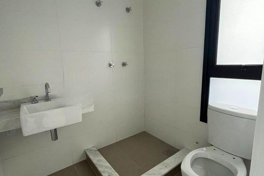 Banheiro 1 de apartamento para alugar com 2 quartos, 69m² em Boa Vista, Porto Alegre