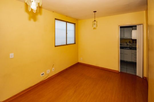 Sala de apartamento à venda com 2 quartos, 50m² em Dom Silverio, Belo Horizonte