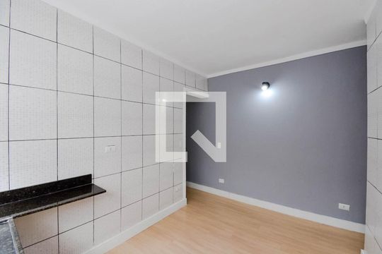 Cozinha de casa para alugar com 2 quartos, 65m² em bom sucesso , Guarulhos