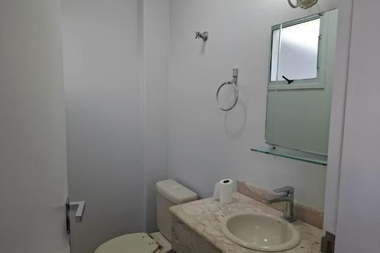 Banheiro de casa de condomínio para alugar com 3 quartos, 120m² em Jardim Bom Retiro, Campinas