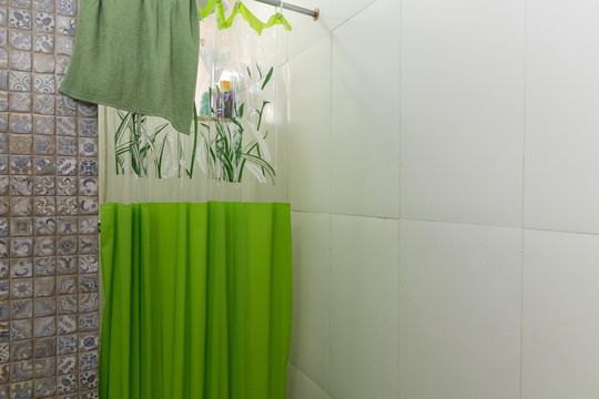 Banheiro de apartamento à venda com 2 quartos, 50m² em Realengo, Rio de Janeiro