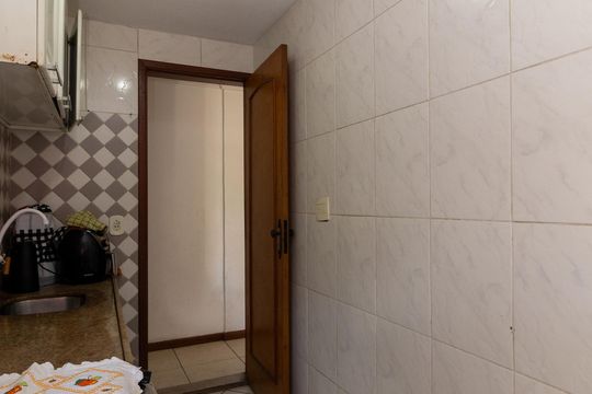 Cozinha de apartamento à venda com 2 quartos, 50m² em Realengo, Rio de Janeiro