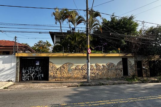 Fachada de casa à venda com 4 quartos, 580m² em Vila Homero Thon, Santo André