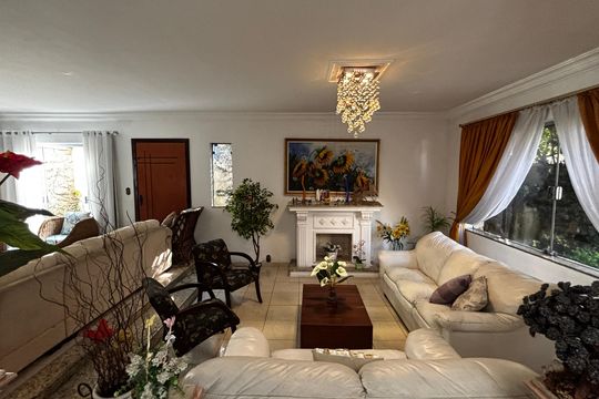 Sala de casa à venda com 4 quartos, 580m² em Vila Homero Thon, Santo André