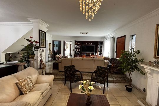 Sala de casa à venda com 4 quartos, 580m² em Vila Homero Thon, Santo André
