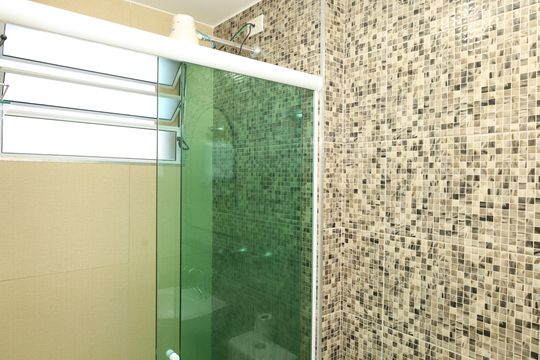 Banheiro  de apartamento para alugar com 2 quartos, 52m² em Itaquera, São Paulo
