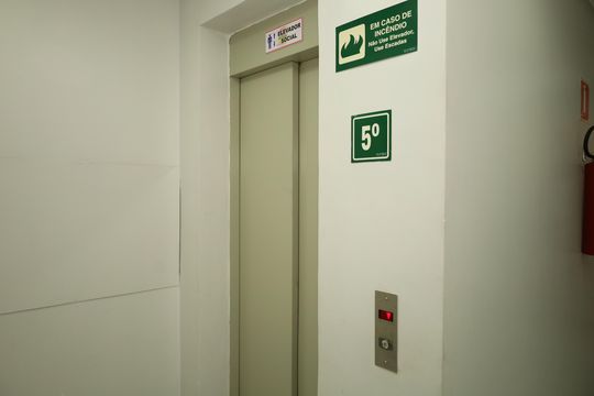 Área comum - Saguão do andar de apartamento para alugar com 2 quartos, 52m² em Itaquera, São Paulo