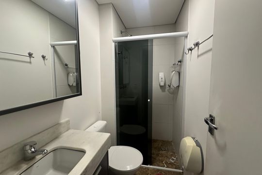 Banheiro de apartamento à venda com 1 quarto, 26m² em Bethaville I, Barueri