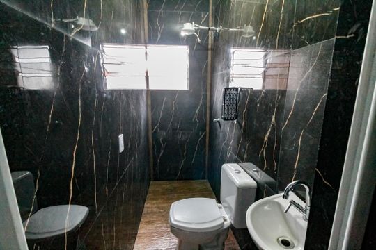 Banheiro de casa para alugar com 1 quarto, 38m² em Campo Limpo, São Paulo