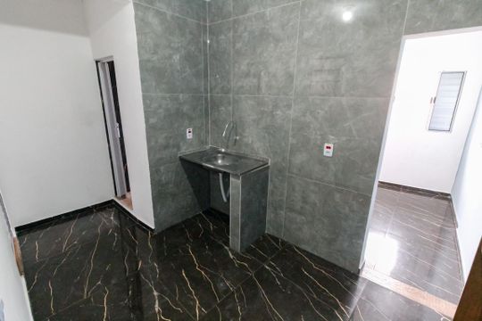 Cozinha de casa para alugar com 1 quarto, 38m² em Campo Limpo, São Paulo