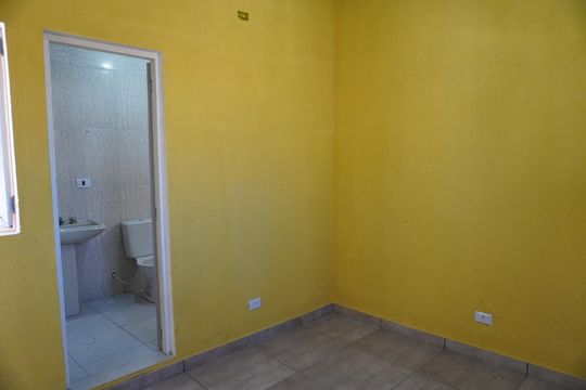 Quarto de casa para alugar com 1 quarto, 100m² em Vila Nova Curuca, São Paulo