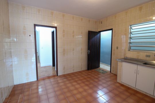 Cozinha de casa para alugar com 2 quartos, 124m² em Jardim Arpoador, São Paulo