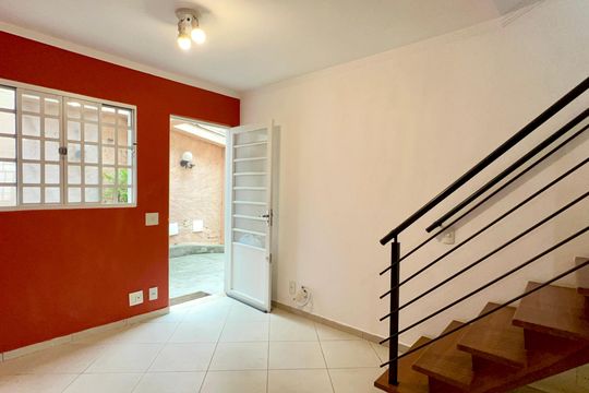 Sala de casa de condomínio para alugar com 2 quartos, 88m² em Pompeia, São Paulo