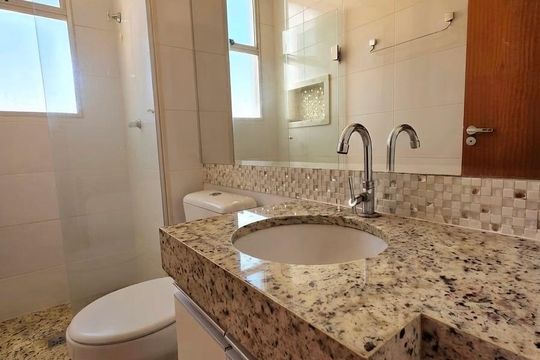 Banheiro Social de apartamento à venda com 2 quartos, 60m² em Cinquentenario, Belo Horizonte