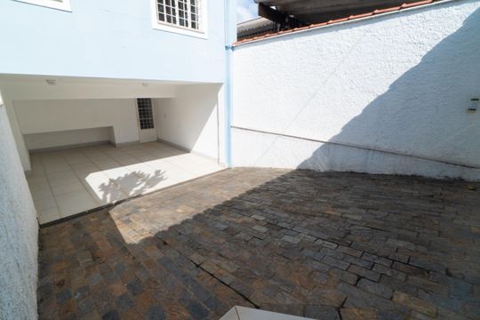 Garagem de casa à venda com 3 quartos, 222m² em Vila Guarani, São Paulo