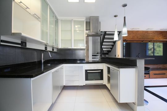 Cozinha de apartamento à venda com 1 quarto, 101m² em Vila Andrade, São Paulo