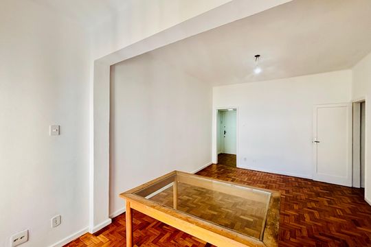 Sala de apartamento à venda com 2 quartos, 110m² em Lagoa, Rio de Janeiro