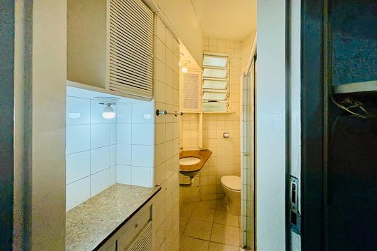 Suíte Banheiro de apartamento à venda com 2 quartos, 110m² em Lagoa, Rio de Janeiro