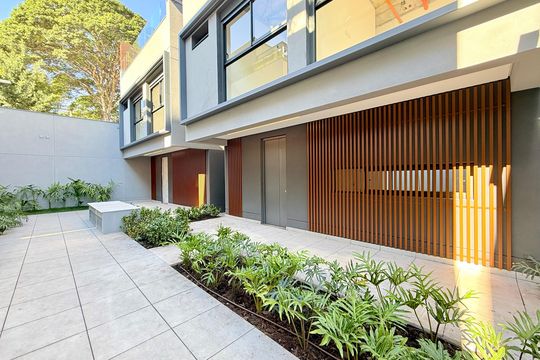 Fachada Casa de casa de condomínio à venda com 4 quartos, 530m² em Itaim Bibi, São Paulo