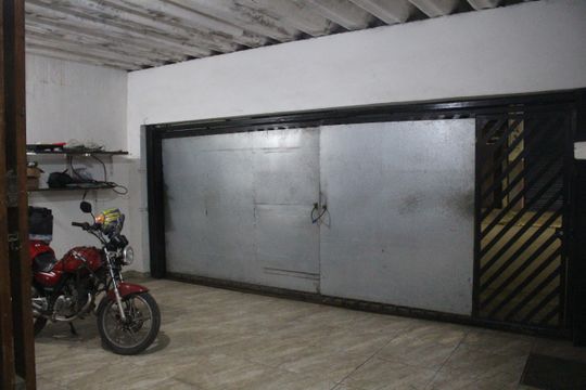 Garagem de casa à venda com 4 quartos, 120m² em Fundação, São Caetano do Sul