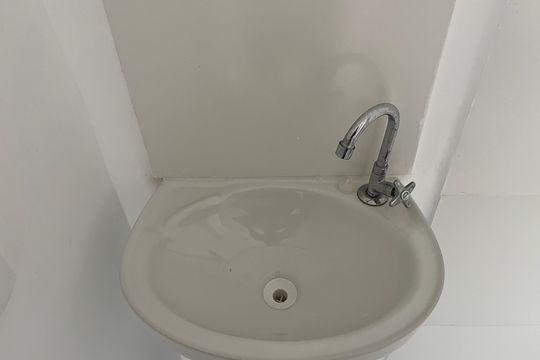 Banheiro de kitnet/studio à venda com 1 quarto, 19m² em Água Branca, São Paulo