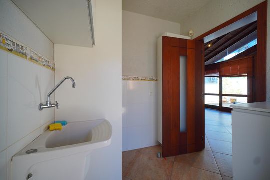 Área de Serviço de casa para alugar com 3 quartos, 202m² em Pedra Branca, Palhoça