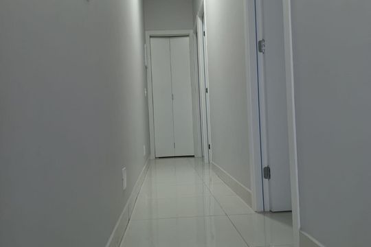 Corredor de casa à venda com 6 quartos, 125m² em Campo Limpo, São Paulo