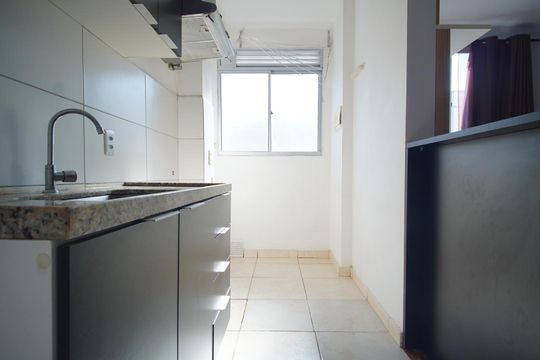 Cozinha de apartamento para alugar com 2 quartos, 45m² em Jardim Dona Leopoldina, Porto Alegre