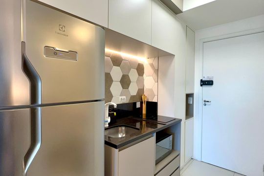 Cozinha de kitnet/studio para alugar com 1 quarto, 28m² em Pinheiros, São Paulo