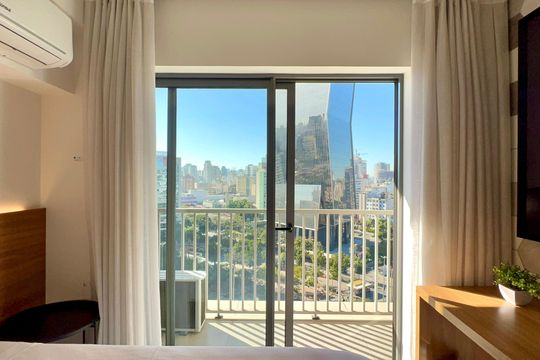 Varanda de kitnet/studio para alugar com 1 quarto, 28m² em Pinheiros, São Paulo