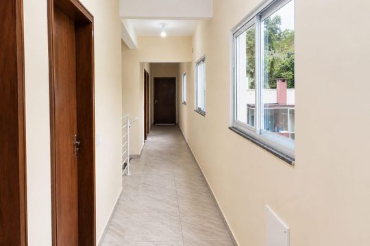 Corredor de kitnet/studio para alugar com 1 quarto, 40m² em Serraria, São José