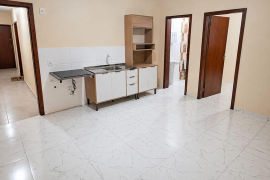 Sala/cozinha de kitnet/studio para alugar com 1 quarto, 40m² em Serraria, São José