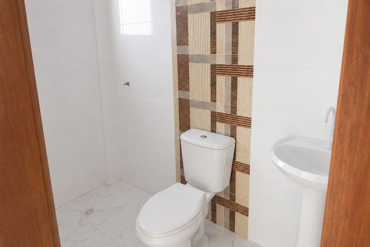 Banheiro de kitnet/studio para alugar com 1 quarto, 40m² em Serraria, São José