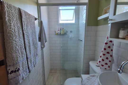 Banheiro de apartamento para alugar com 2 quartos, 52m² em Vila Santana, São Paulo