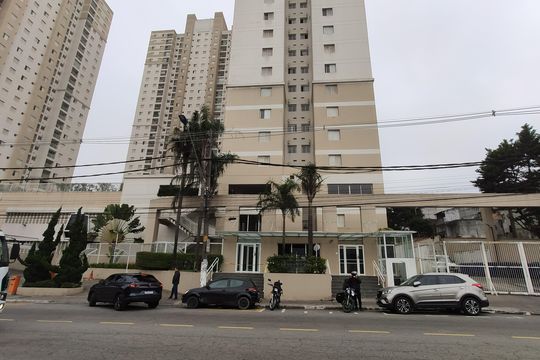 Fachada de apartamento para alugar com 2 quartos, 53m² em Piraporinha, Diadema