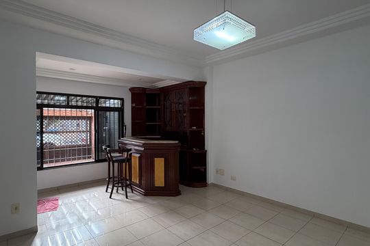 Casa para alugar com 3 quartos, 200m² em Embaré, Santos