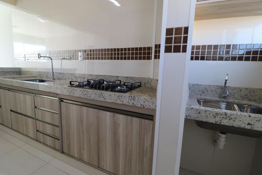Cozinha de apartamento para alugar com 2 quartos, 62m² em Santa Mônica, Uberlândia
