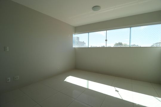 Sala de apartamento para alugar com 2 quartos, 62m² em Santa Mônica, Uberlândia