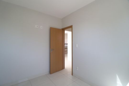 Quarto 1 de apartamento para alugar com 2 quartos, 62m² em Santa Mônica, Uberlândia