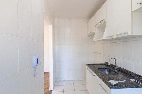Cozinha  de apartamento para alugar com 2 quartos, 76m² em Fanny, Curitiba